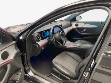 E 300 de 4M Avantgarde AHK Distro PANO Wide NIgh