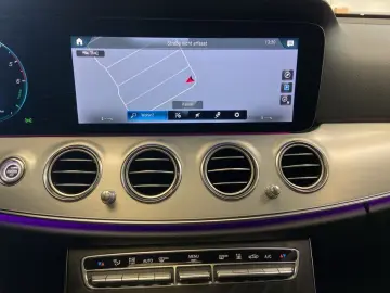 E 300 de 4M Avantgarde AHK Distro PANO Wide NIgh