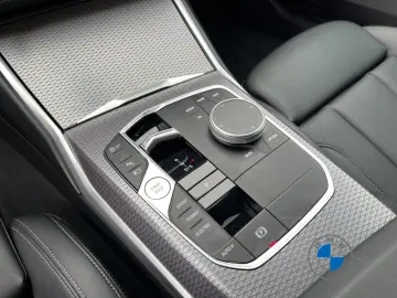 330e xDrive Limousine M Sportpaket 18  Schiebeda