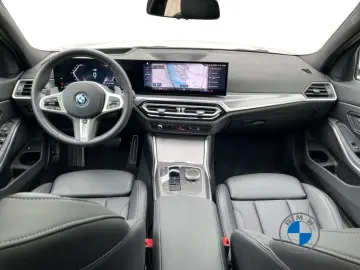 330e xDrive Limousine M Sportpaket 18  Schiebeda