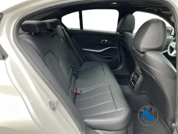 330e xDrive Limousine M Sportpaket 18  Schiebeda