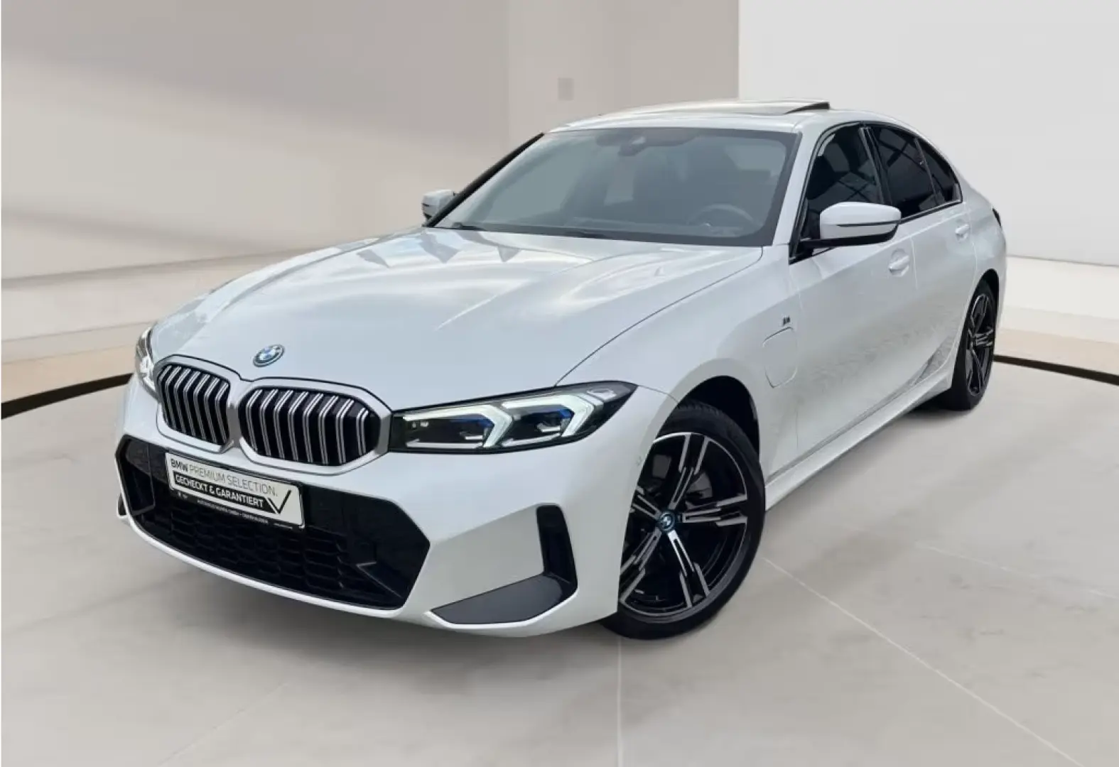 330e xDrive Limousine M Sportpaket 18  Schiebeda