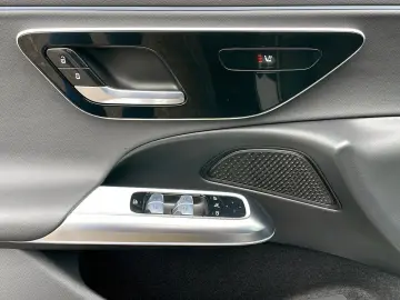 E 220 d AVANTGARDE LED MBUX DISTR LrHz DAB AHK