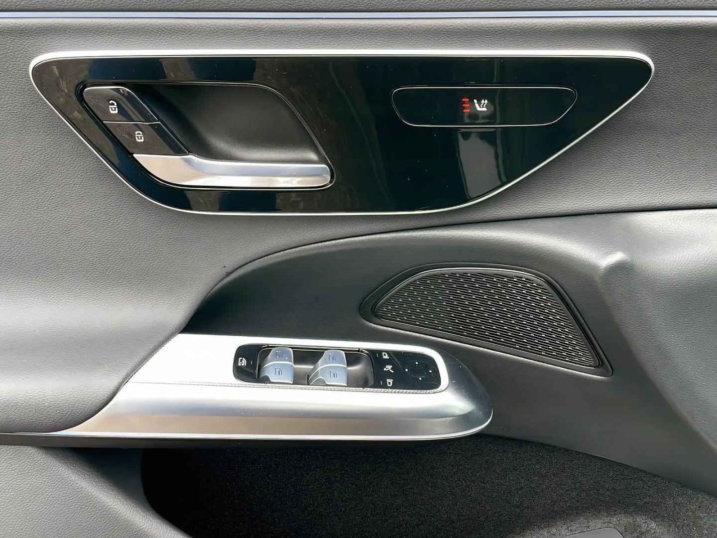 E 220 d AVANTGARDE LED MBUX DISTR LrHz DAB AHK