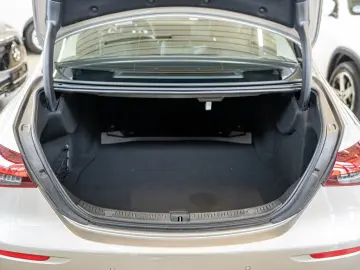 E 400 d 4M Avantgarde LED Pano Navi SHD Kamera S