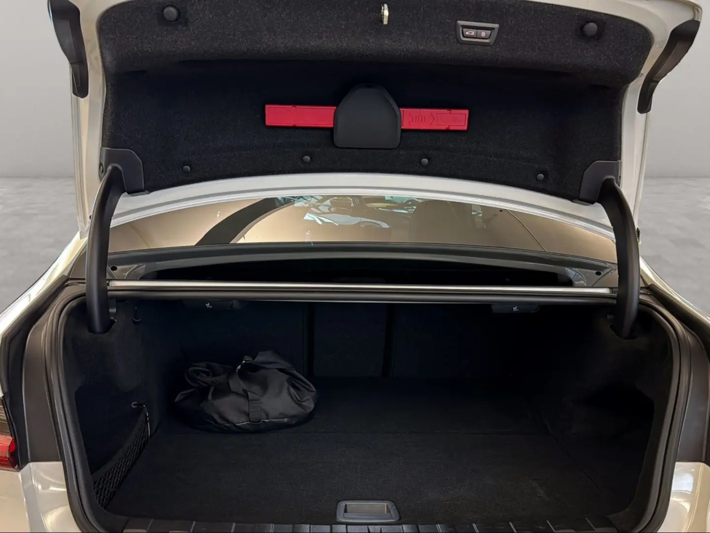 330e xDrive Limousine M Sport inkl. Winterräder