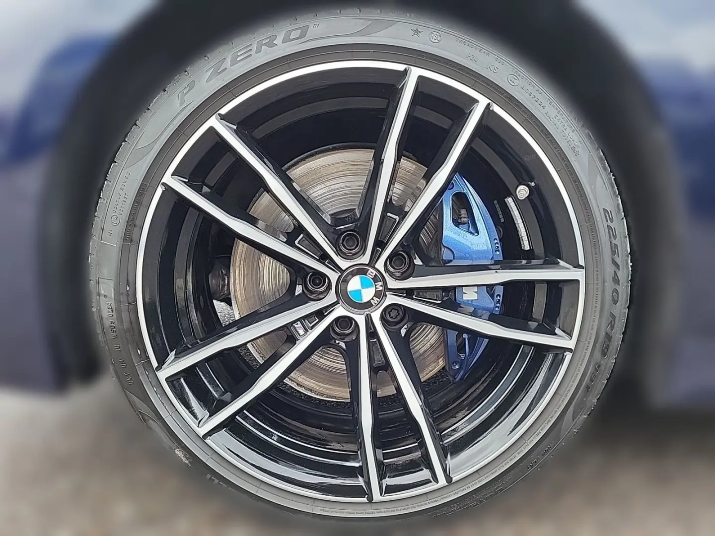 330i xDrive Lim M SPORT INDIVI TANSANITBLAU 360