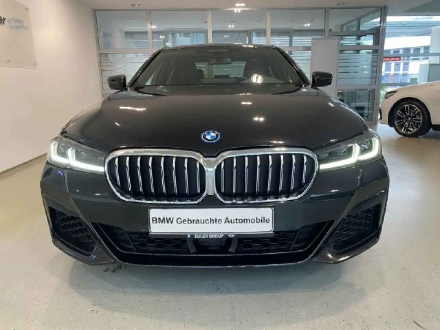 530 e xDrive Lim M Sportpaket Navi Leder LED Kom