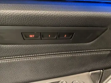 530 e xDrive Lim M Sportpaket Navi Leder LED Kom