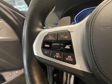 530 e xDrive Lim M Sportpaket Navi Leder LED Kom