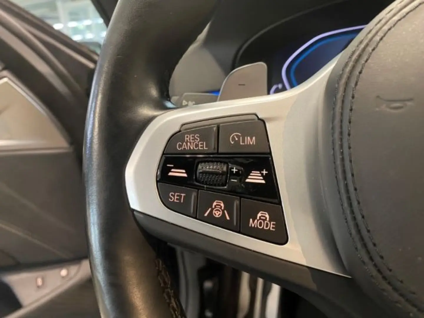 530 e xDrive Lim M Sportpaket Navi Leder LED Kom