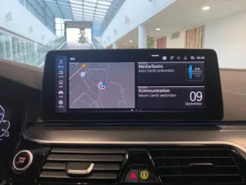 530 e xDrive Lim M Sportpaket Navi Leder LED Kom