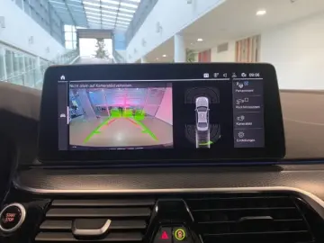 530 e xDrive Lim M Sportpaket Navi Leder LED Kom