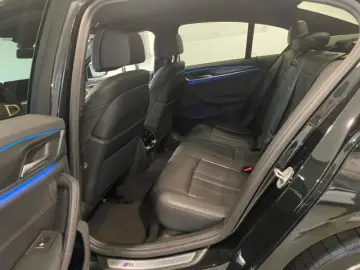 530 e xDrive Lim M Sportpaket Navi Leder LED Kom