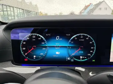 E 300 e AMG Line 4Matic CAR-PLAY RFK NAVI SITZH