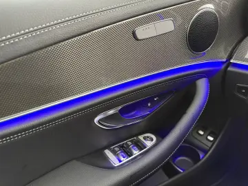 E 300 e AMG Line 4Matic CAR-PLAY RFK NAVI SITZH