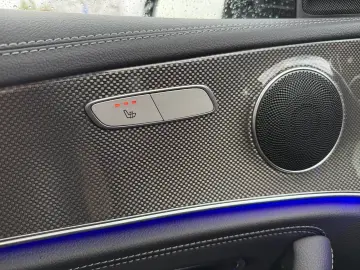 E 300 e AMG Line 4Matic CAR-PLAY RFK NAVI SITZH