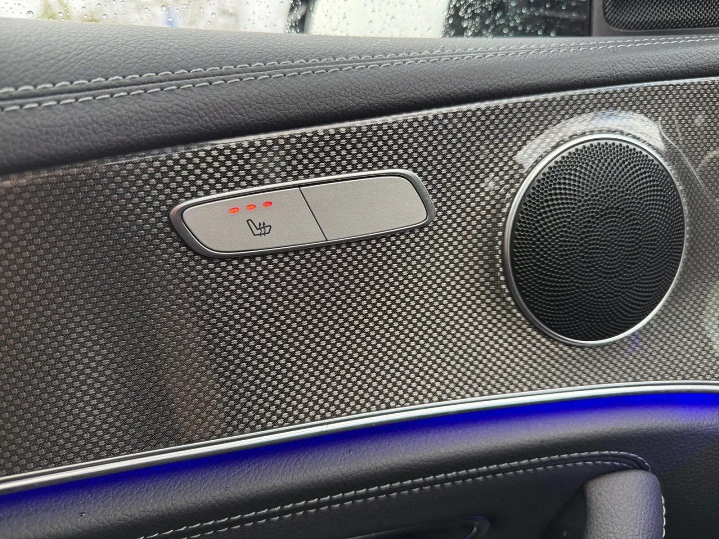 E 300 e AMG Line 4Matic CAR-PLAY RFK NAVI SITZH