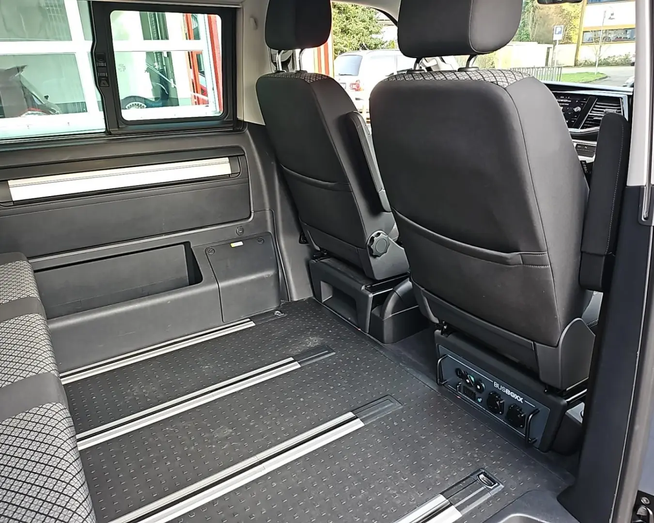 T6.1 California California Beach Camper Edition