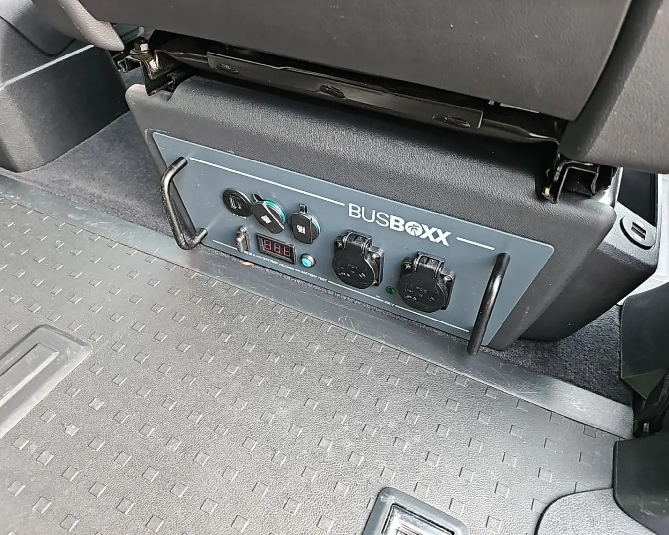 T6.1 California California Beach Camper Edition