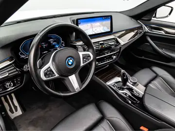 545e xDRIVE LIMOUSINE M SPORT SHADOW 19 eGSD H&K