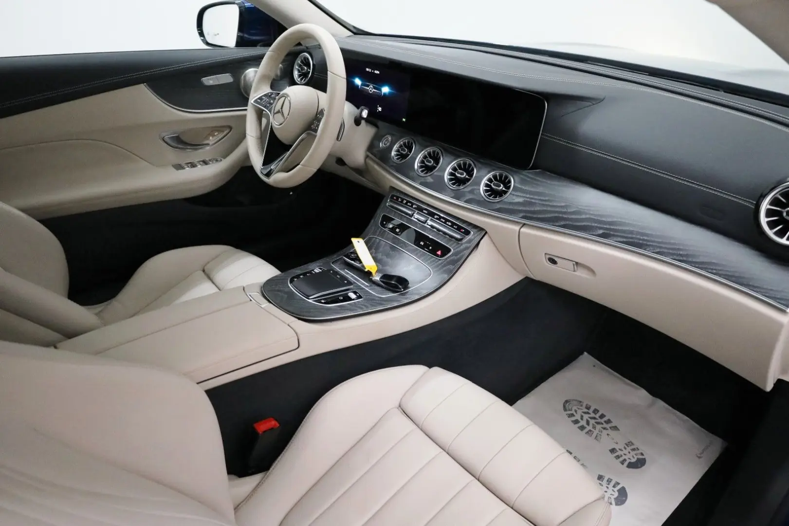 E 200 Coupe  Avantgarde  SH Kamera ACC Panorama