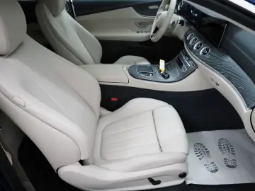 E 200 Coupe  Avantgarde  SH Kamera ACC Panorama