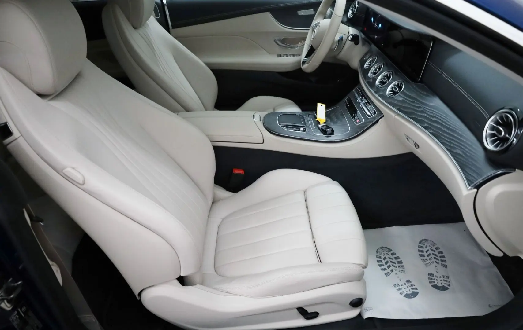 E 200 Coupe  Avantgarde  SH Kamera ACC Panorama