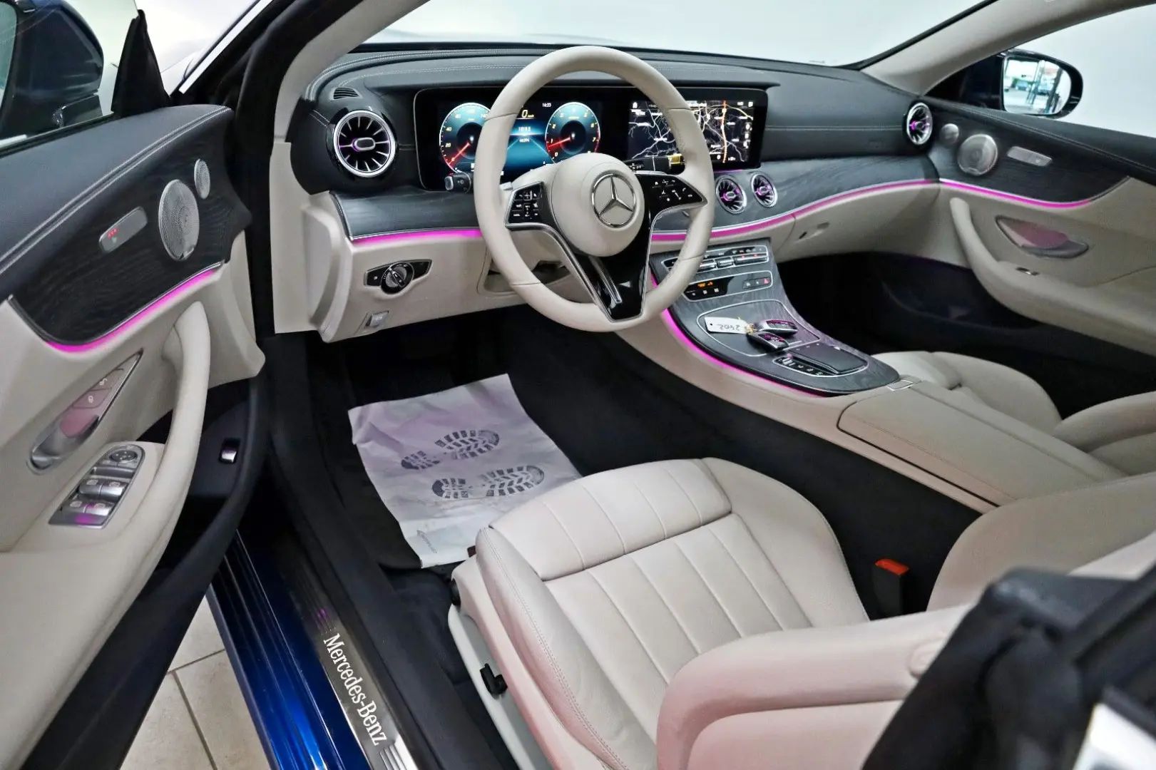 E 200 Coupe  Avantgarde  SH Kamera ACC Panorama