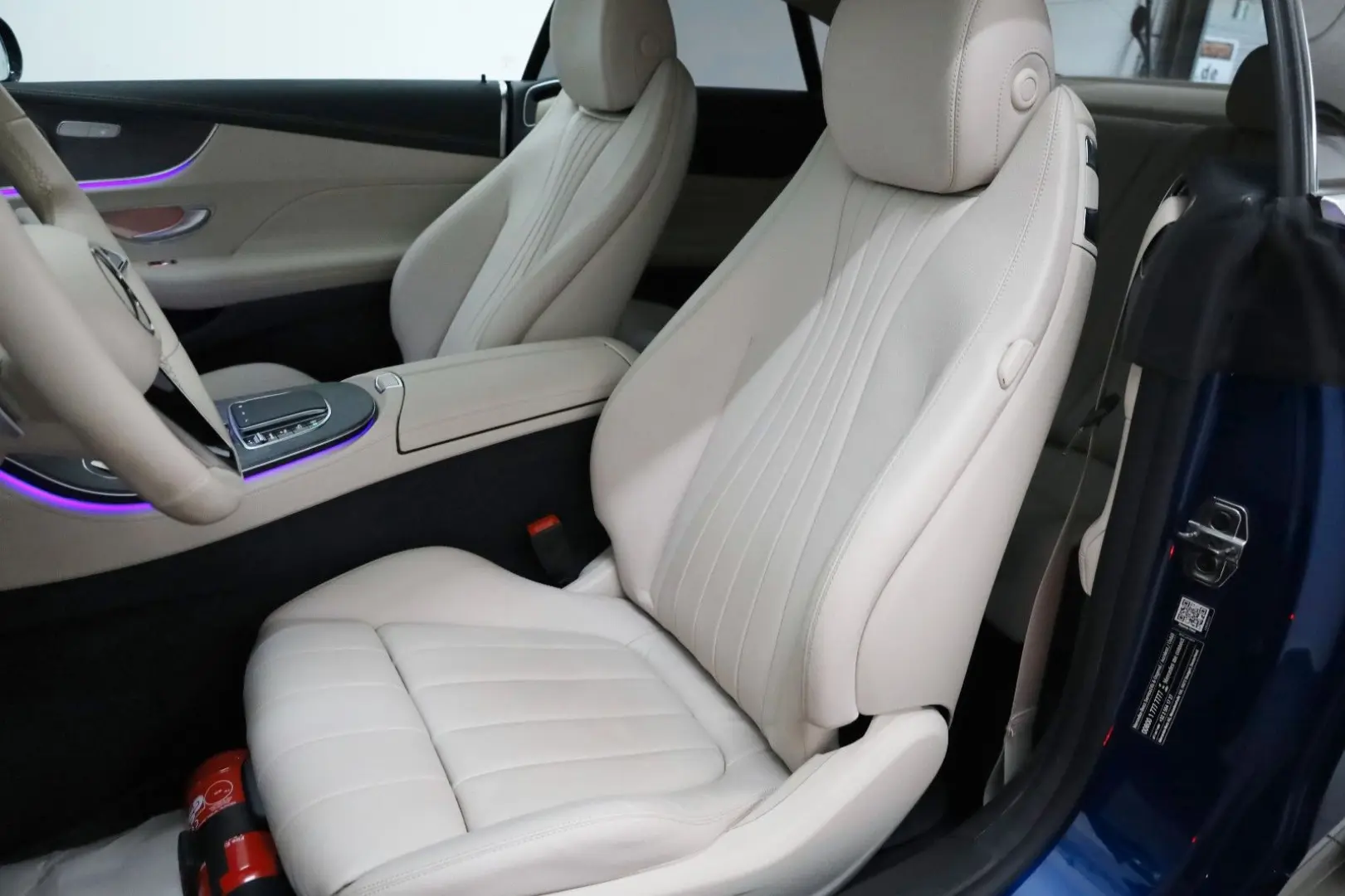 E 200 Coupe  Avantgarde  SH Kamera ACC Panorama