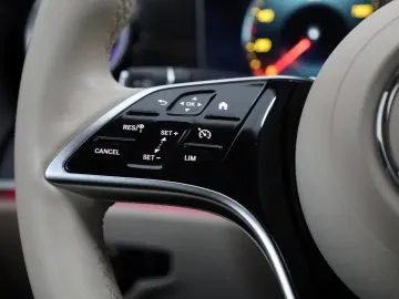 E 200 Coupe  Avantgarde  SH Kamera ACC Panorama