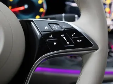 E 200 Coupe  Avantgarde  SH Kamera ACC Panorama