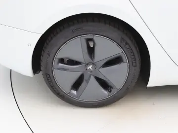 Model 3 Standard RWD Plus [ AUTOPILOT 60 kWh PRE