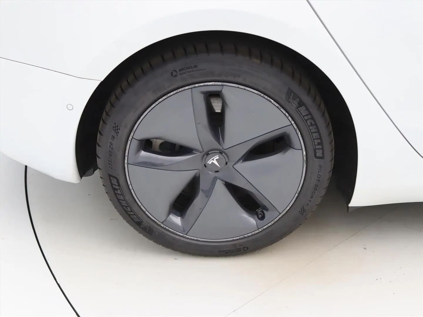 Model 3 Standard RWD Plus [ AUTOPILOT 60 kWh PRE