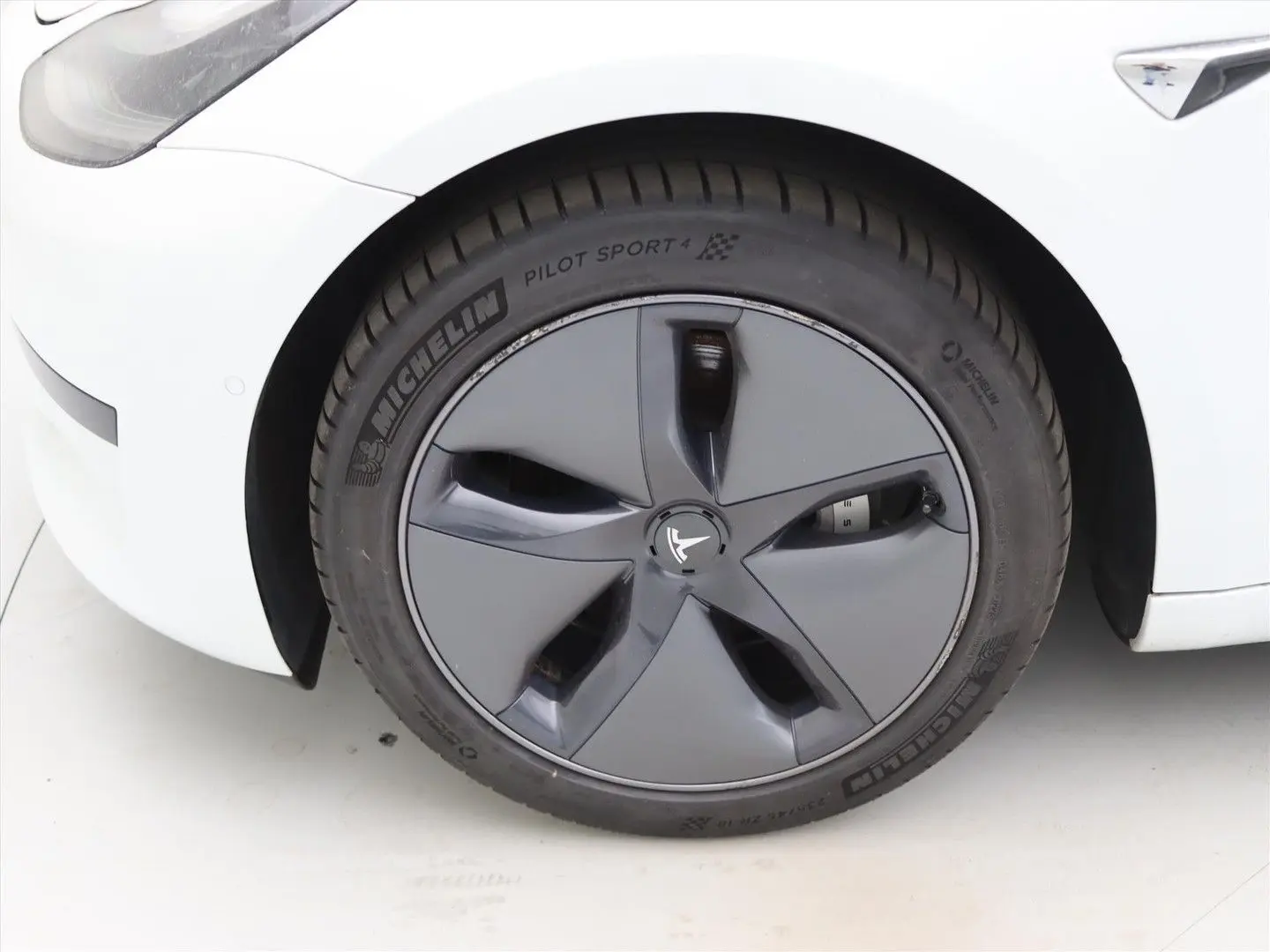 Model 3 Standard RWD Plus [ AUTOPILOT 60 kWh PRE