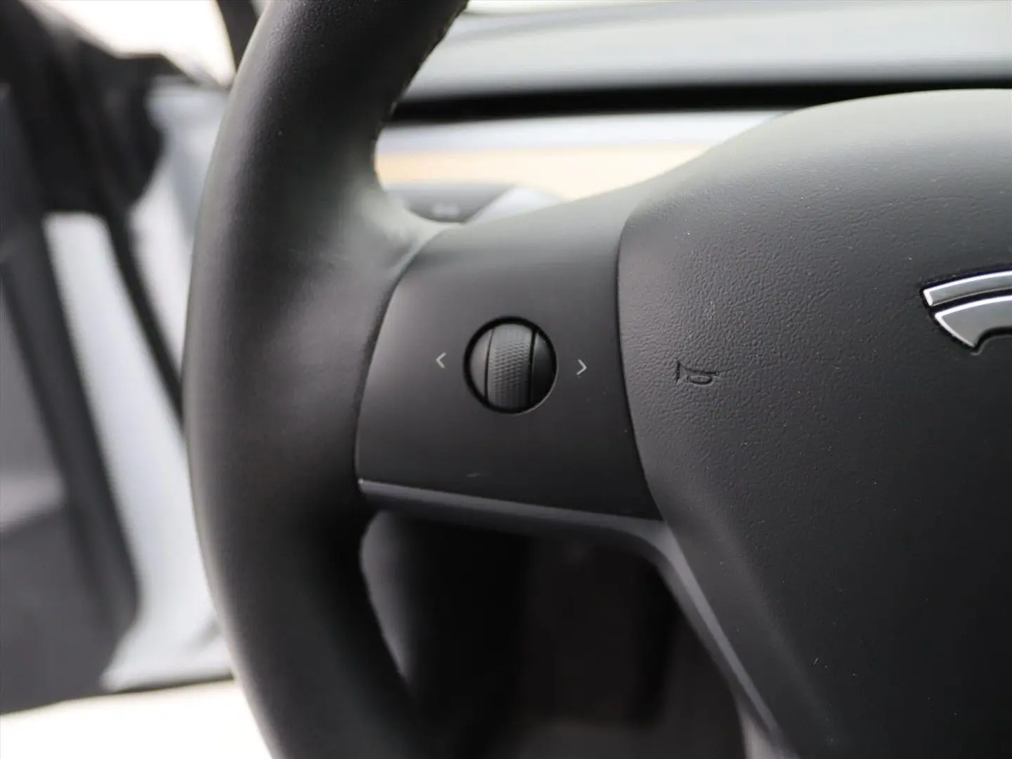 Model 3 Standard RWD Plus [ AUTOPILOT 60 kWh PRE