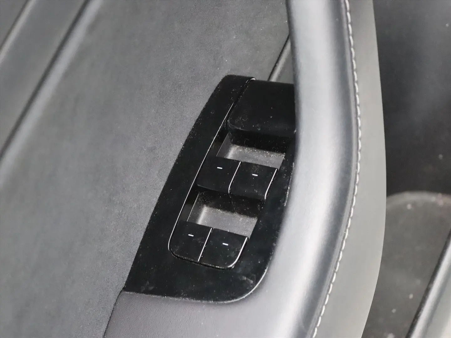 Model 3 Standard RWD Plus [ AUTOPILOT 60 kWh PRE