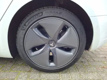 Model 3 Standard RWD Plus [ AUTOPILOT 60 kWh PRE