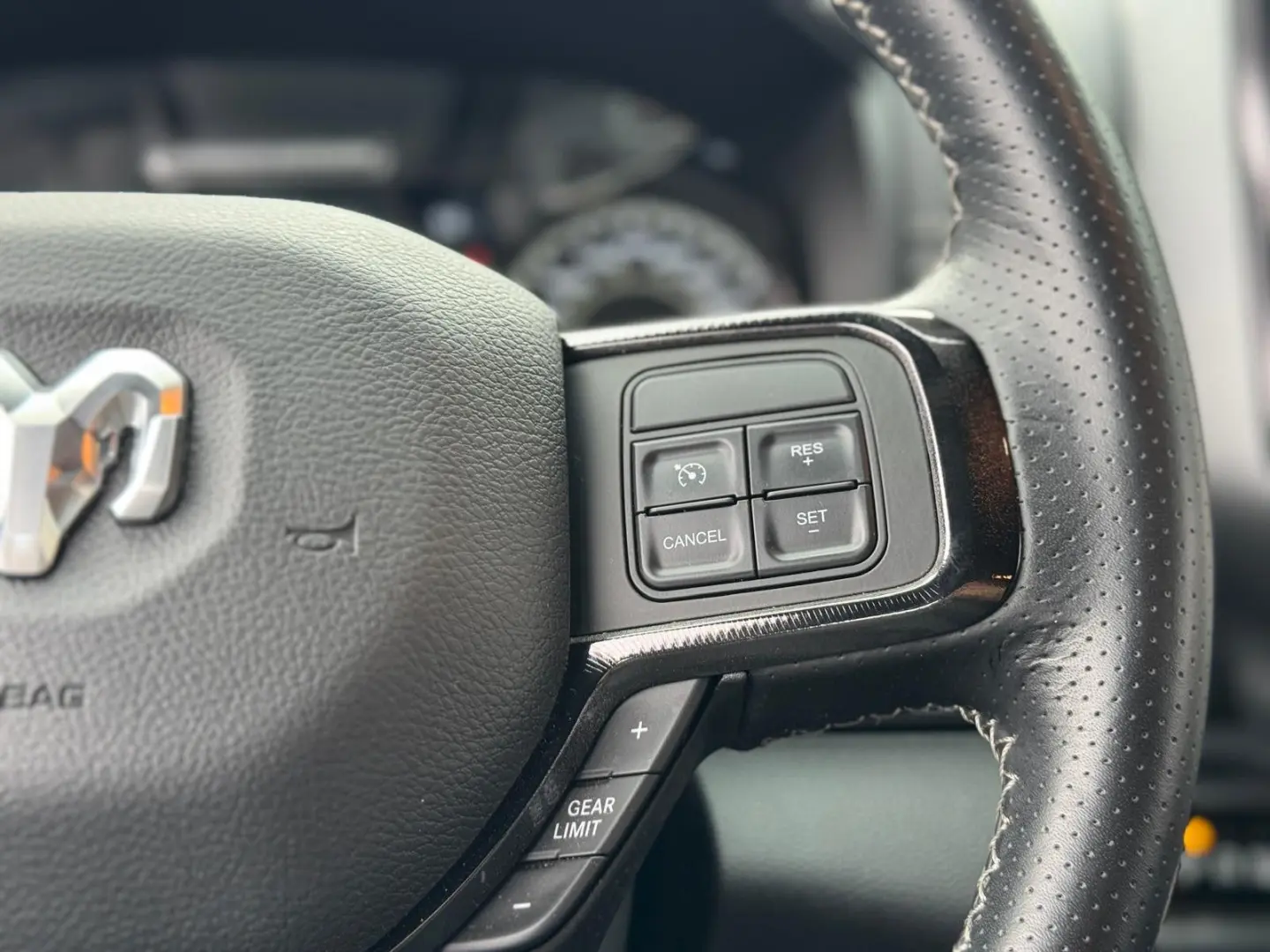 RAM 2500 Power Wagon 6.4 V8 4x4 12  Navi   AHK