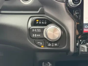 RAM 2500 Power Wagon 6.4 V8 4x4 12  Navi   AHK