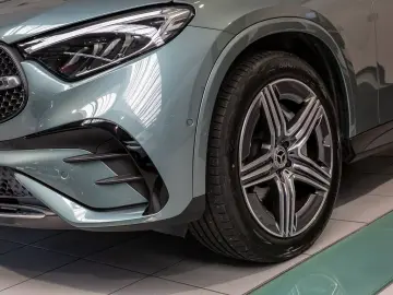 GLC 200 AMG PANO AHK STANDHZG MEMORY TOTWINKEL