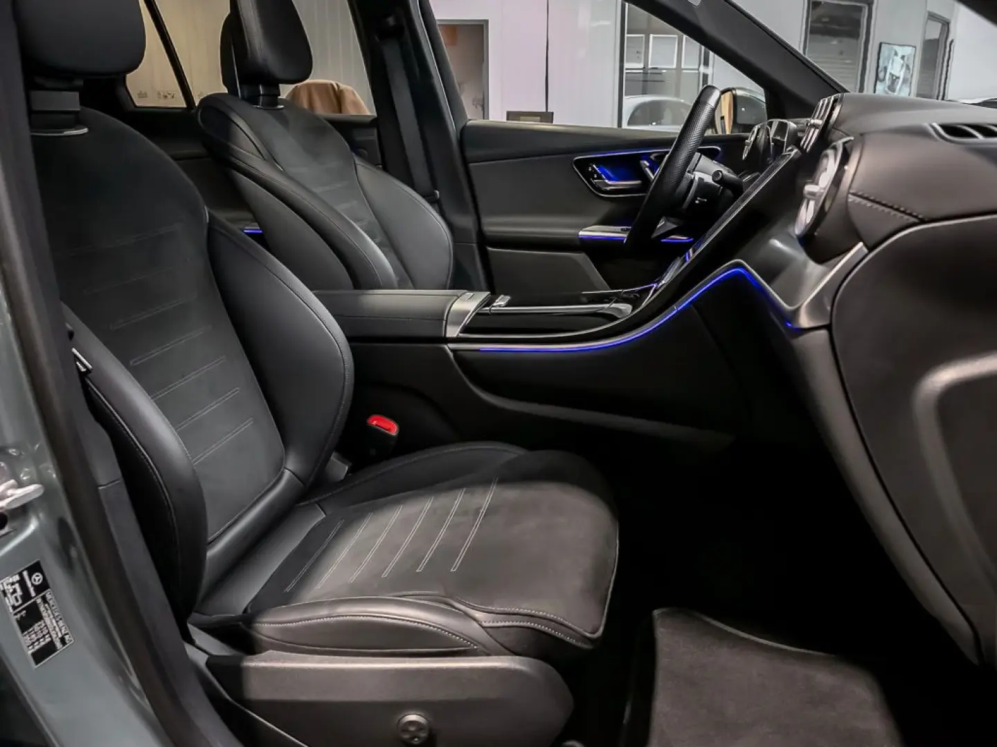 GLC 200 AMG PANO AHK STANDHZG MEMORY TOTWINKEL