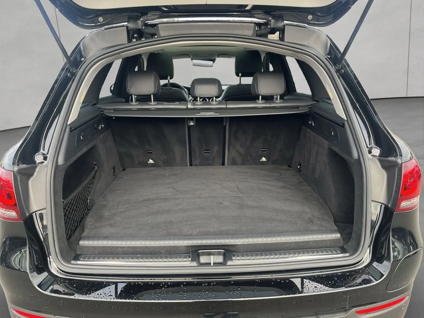 GLC 300 e 4M Night AHK Sound 360  Pano Distro