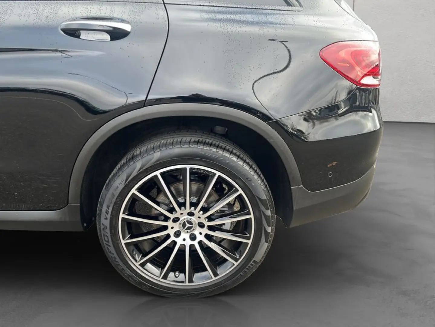 GLC 300 e 4M Night AHK Sound 360  Pano Distro