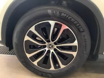 GLC 200 4M Avantgarde 9G LED Panorama-SD AHK