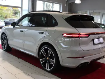 Cayenne E-Hybrid Platinum Edition SPORT-CHRONO