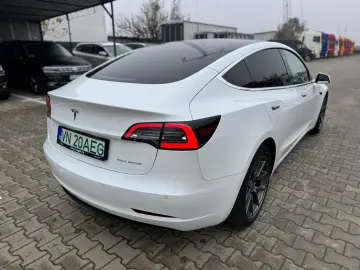 TESLA MODEL 3 – Long Range Dual AWD