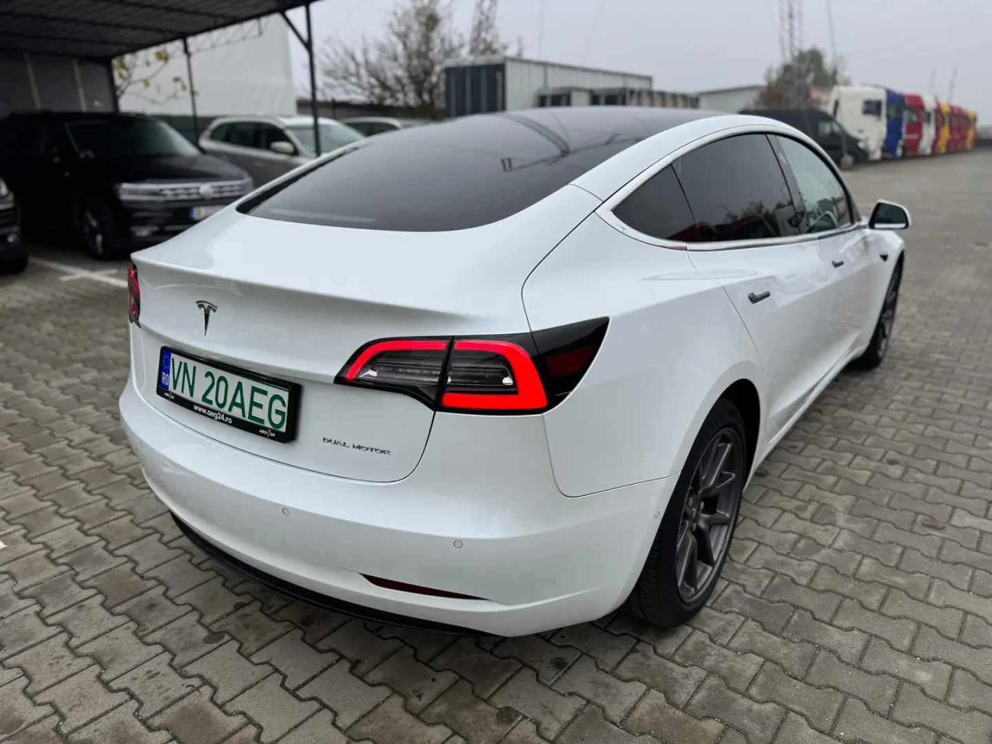 TESLA MODEL 3 – Long Range Dual AWD