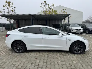 TESLA MODEL 3 – Long Range Dual AWD
