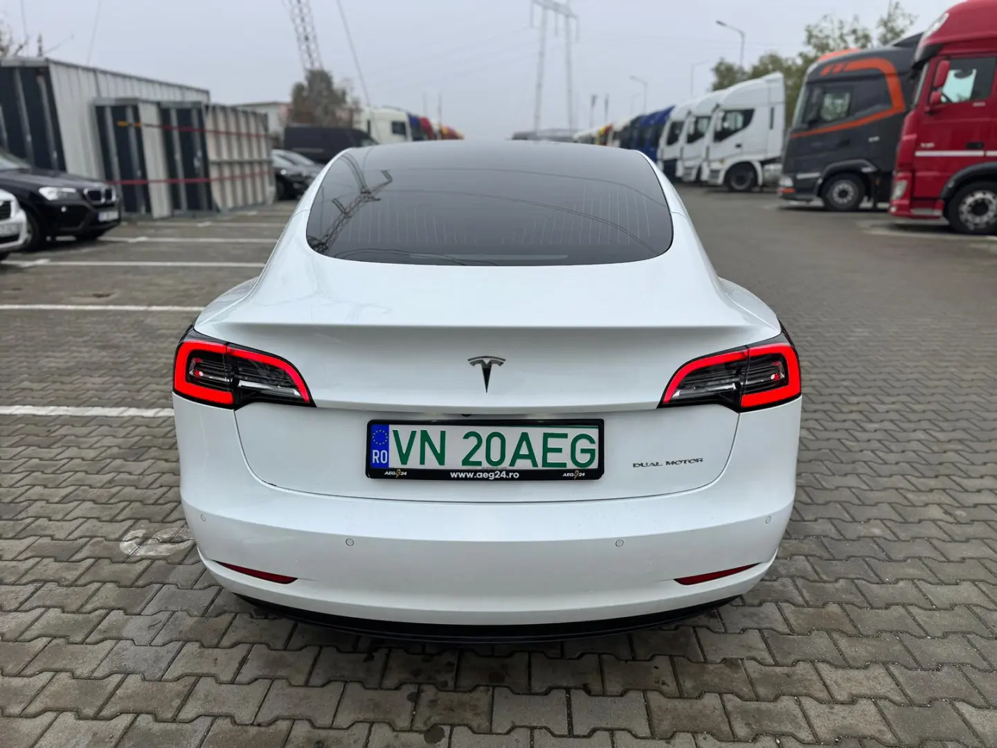 TESLA MODEL 3 – Long Range Dual AWD